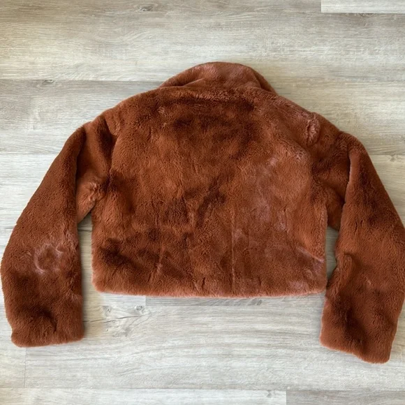 Forever 21 Plush Cropped Faux Fur Coat sz M - Picture 9 of 12